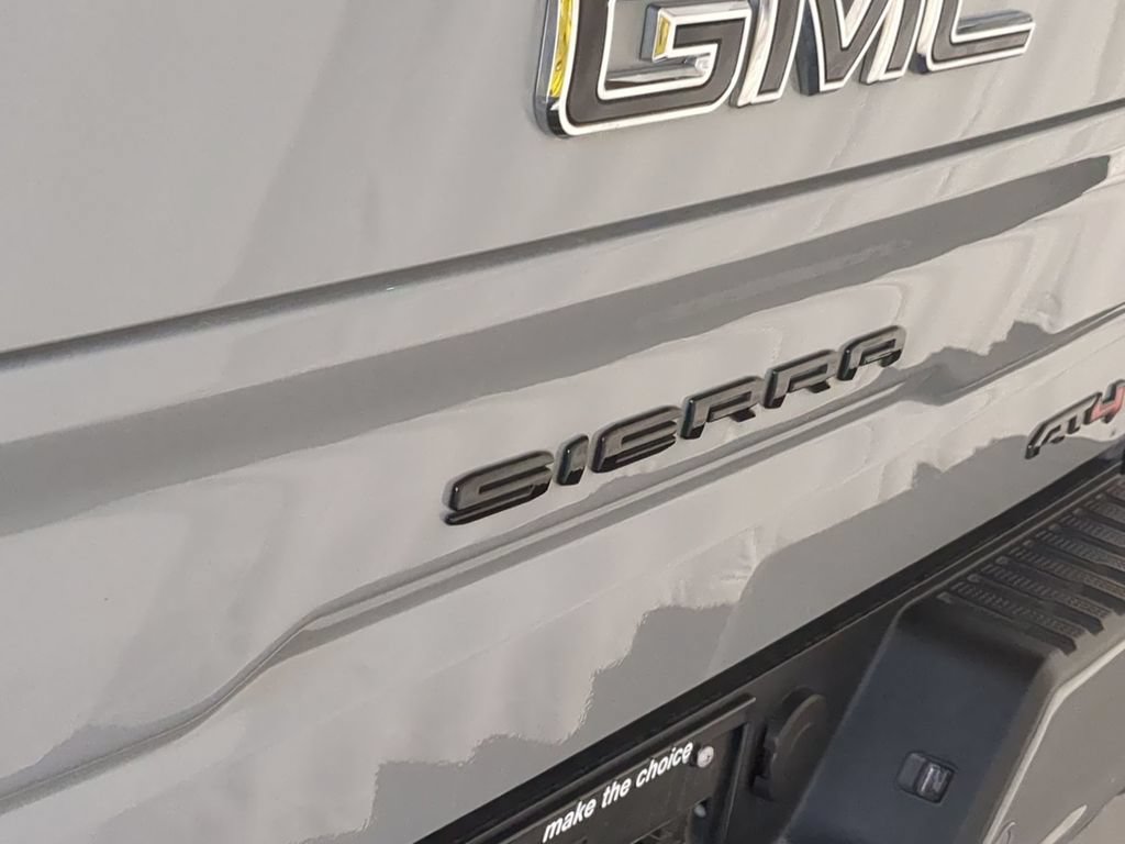 Used 2025 GMC Sierra 1500 AT4 w/ AT4 Premium Package AWD/4WD image 13