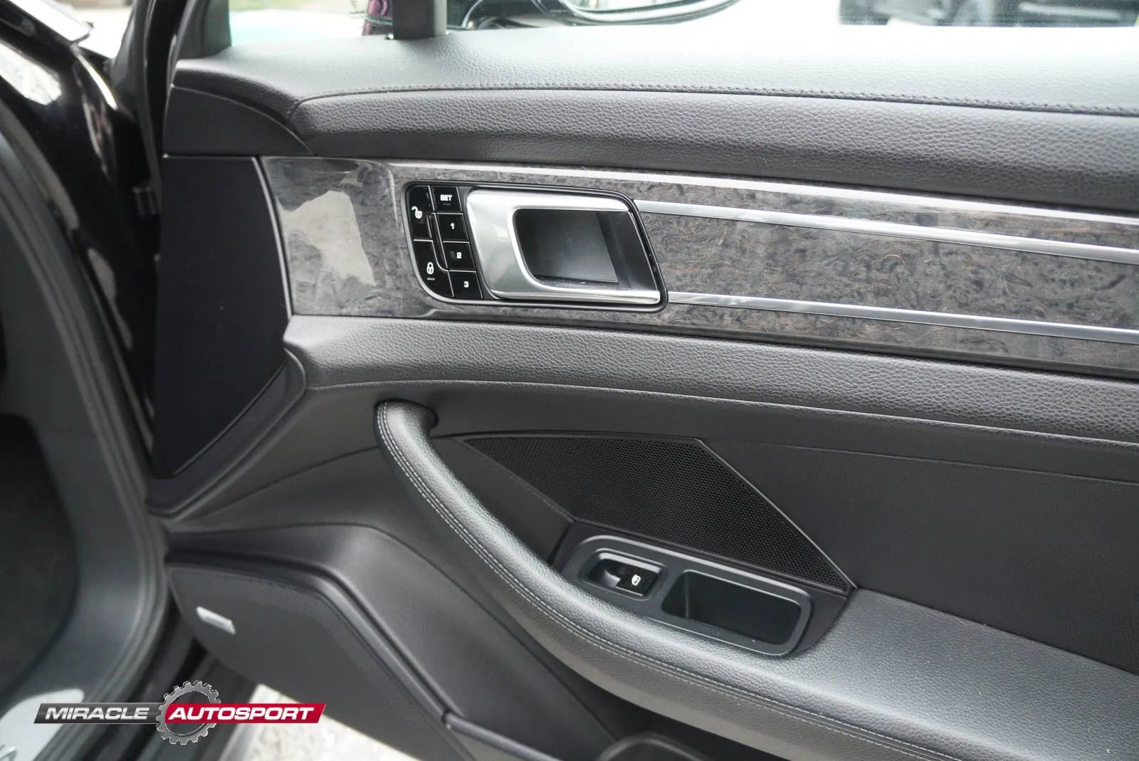 Used 2017 Porsche Panamera 4S AWD/4WD image 28