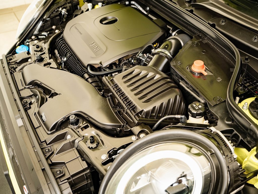 Used 2023 MINI Cooper S w/ Signature Upholstery Package image 44