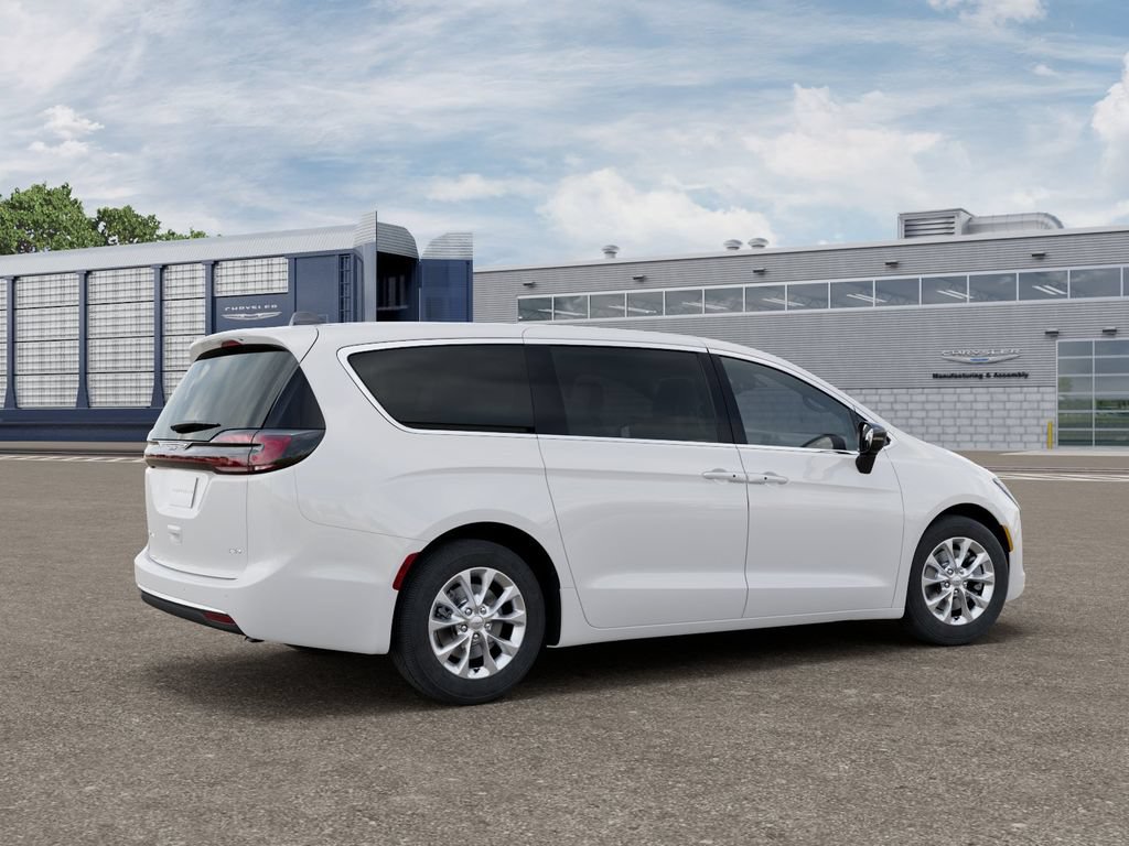 New 2027 Chrysler Pacifica Select AWD/4WD image 4