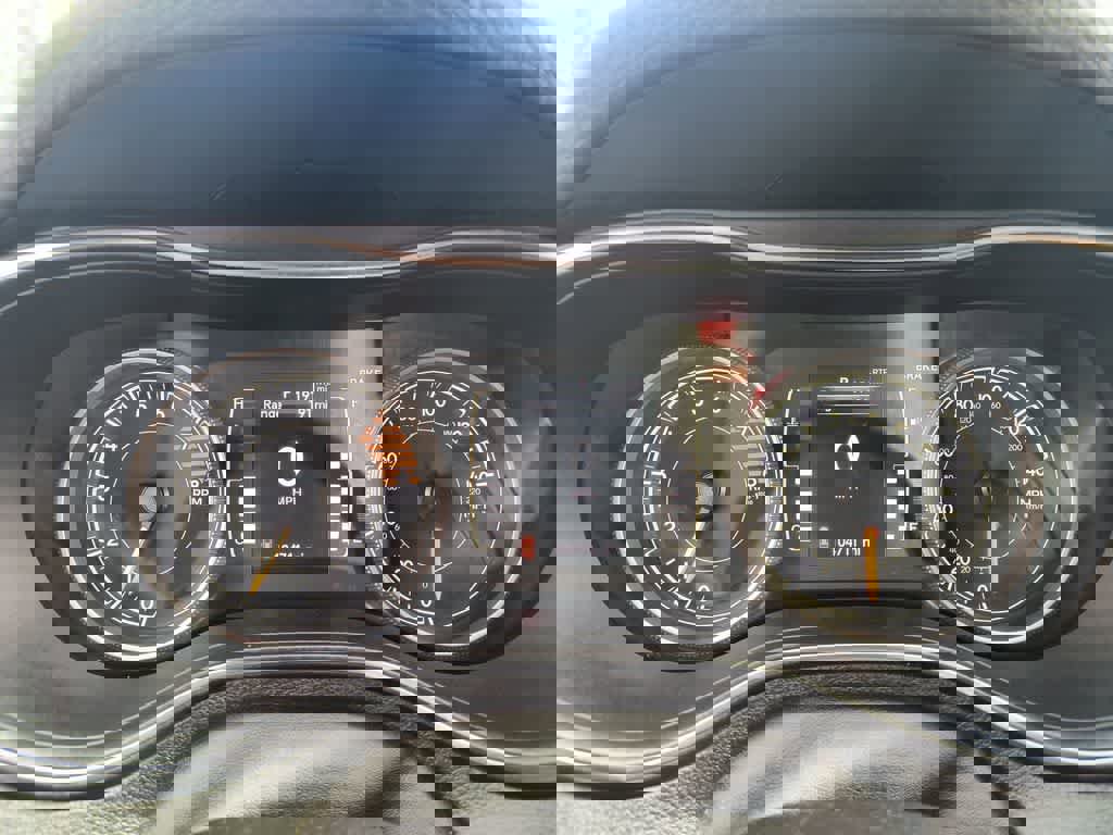 Used 2019 Jeep Cherokee Latitude w/ Popular Appearance Group image 15