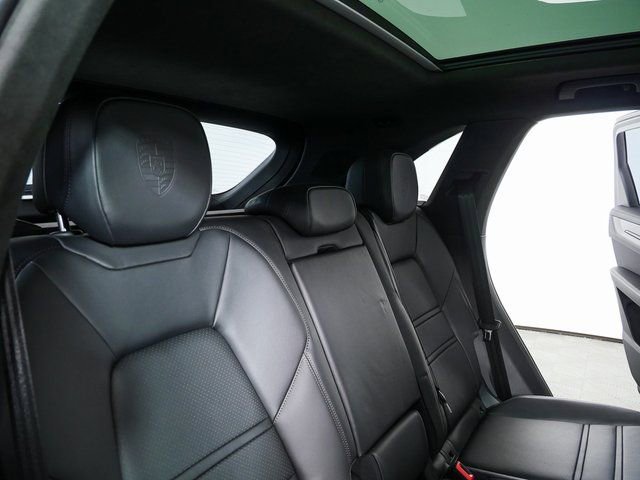 Certified 2025 Porsche Cayenne GTS image 24