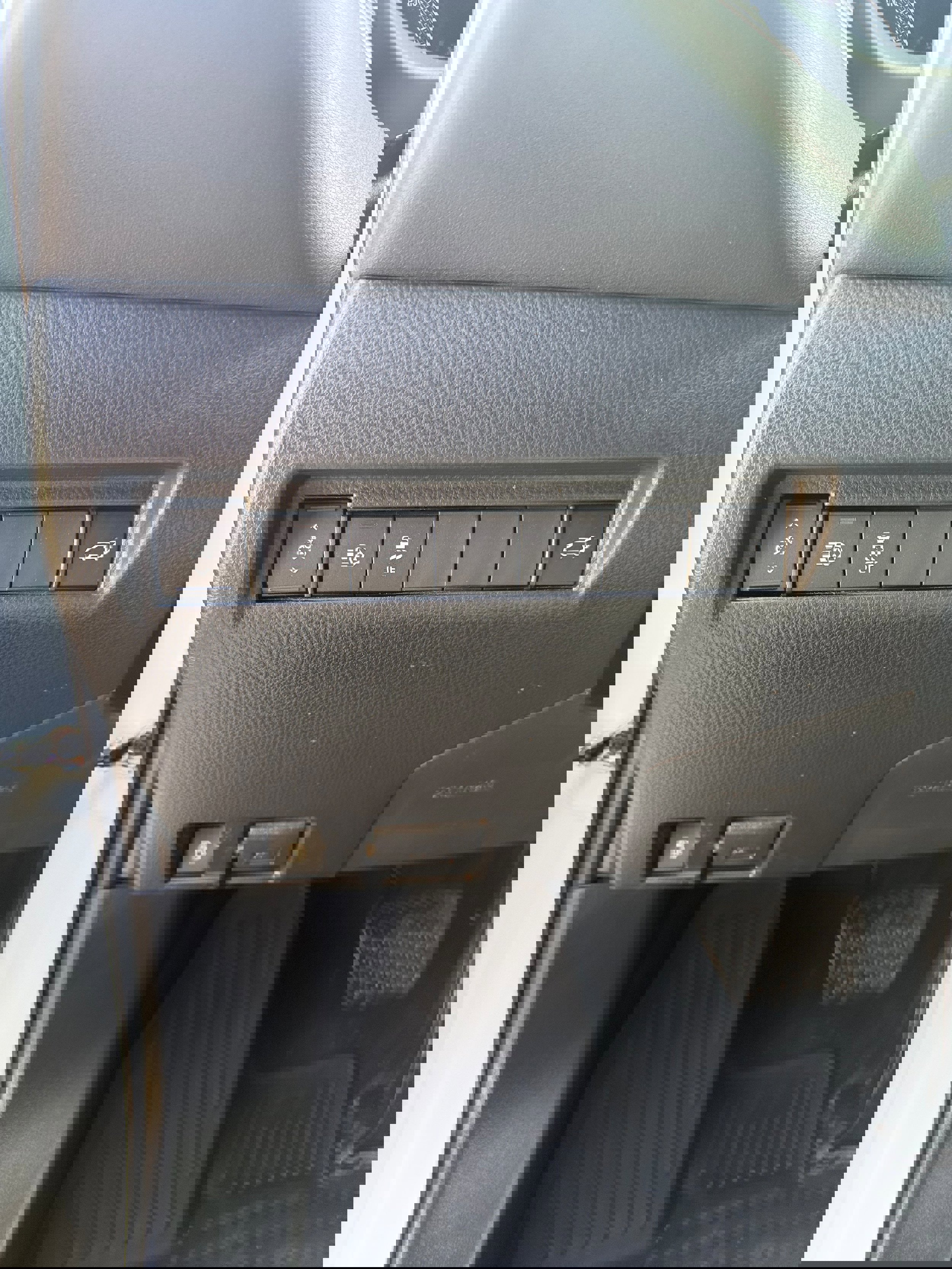 Used 2023 Toyota Venza Nightshade image 17