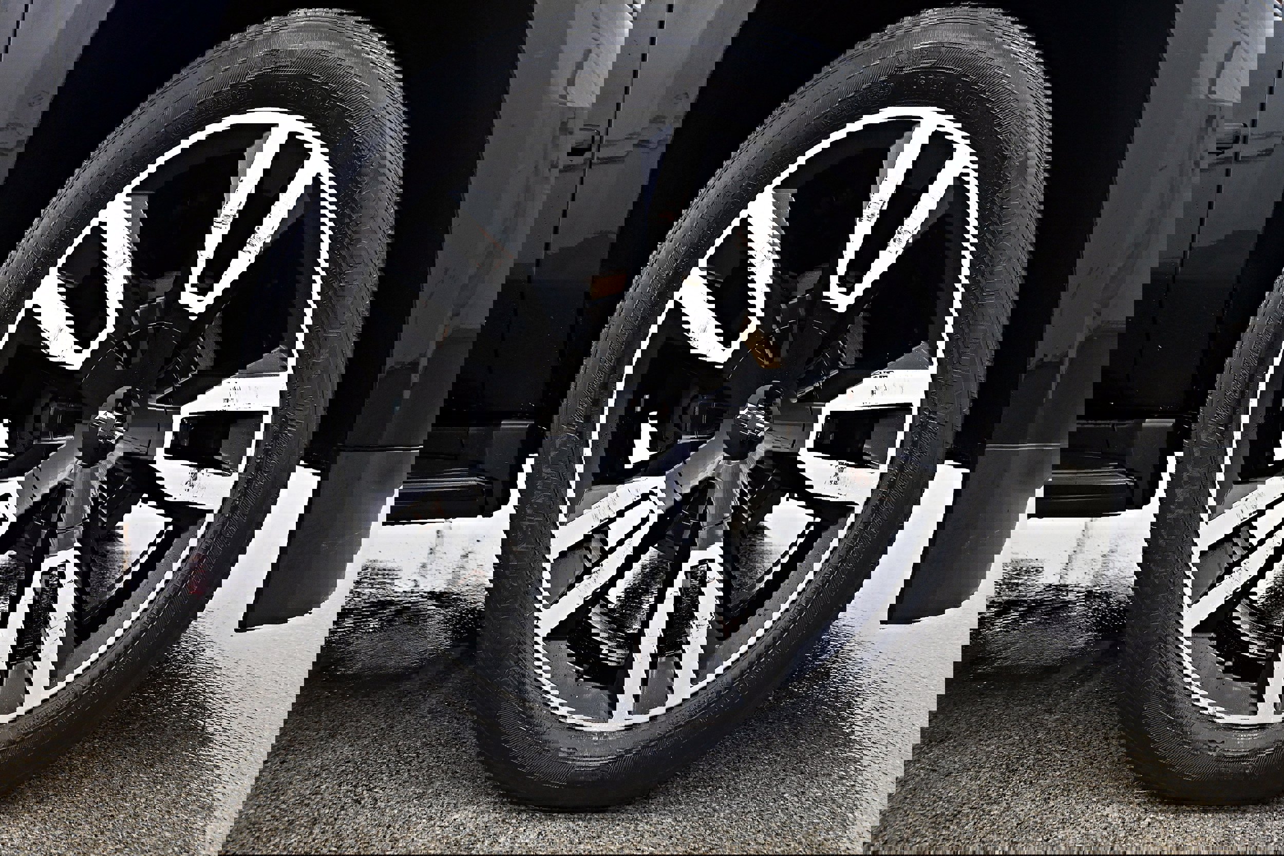 Used 2020 Chevrolet Suburban Premier w/ RST 6.2L Performance Edition image 48