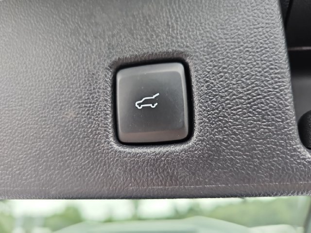 Certified 2025 Ford Escape ST-Line Select AWD/4WD image 15