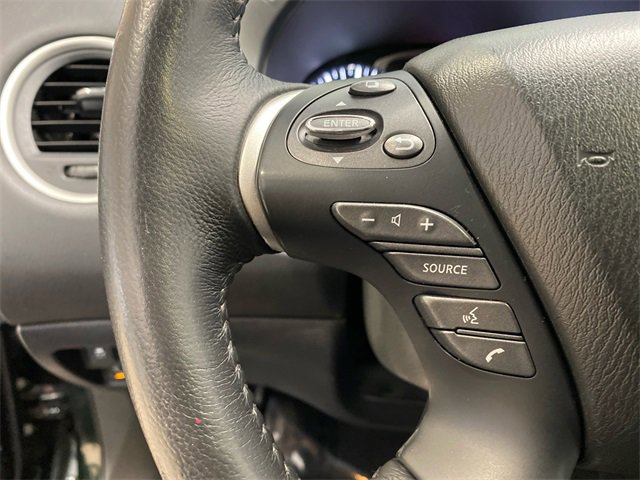 Used 2020 Nissan Pathfinder SV image 19