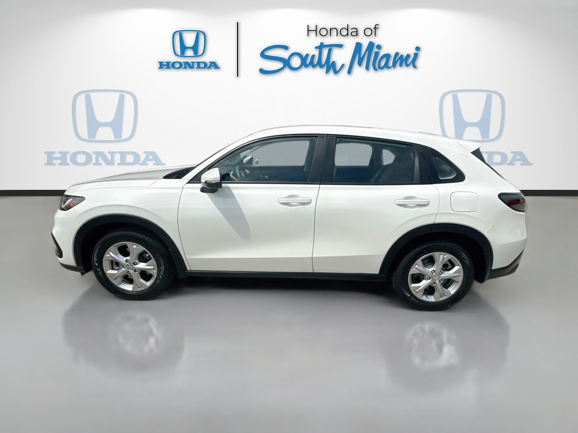 Certified 2025 Honda HR-V LX image 4