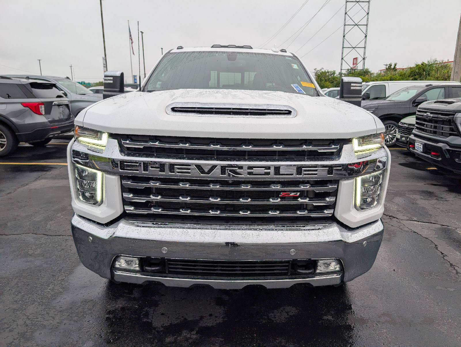 Used 2022 Chevrolet Silverado 2500 LTZ w/ LTZ Plus Package AWD/4WD image 2