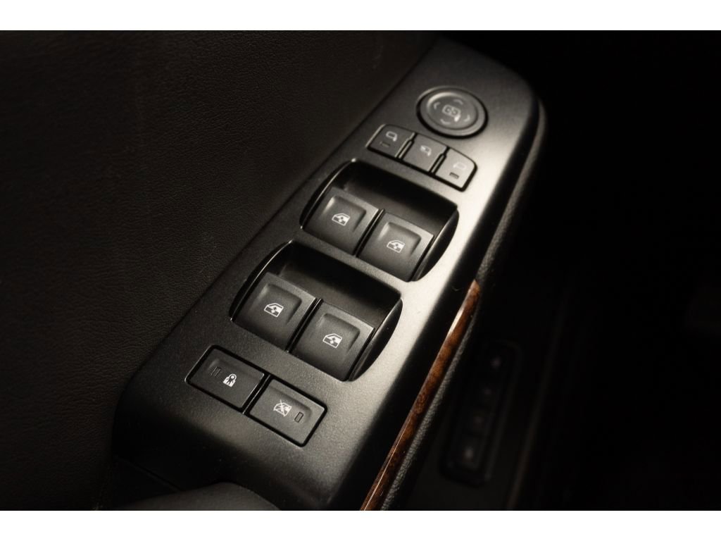Used 2020 Chevrolet Suburban Premier RWD image 30