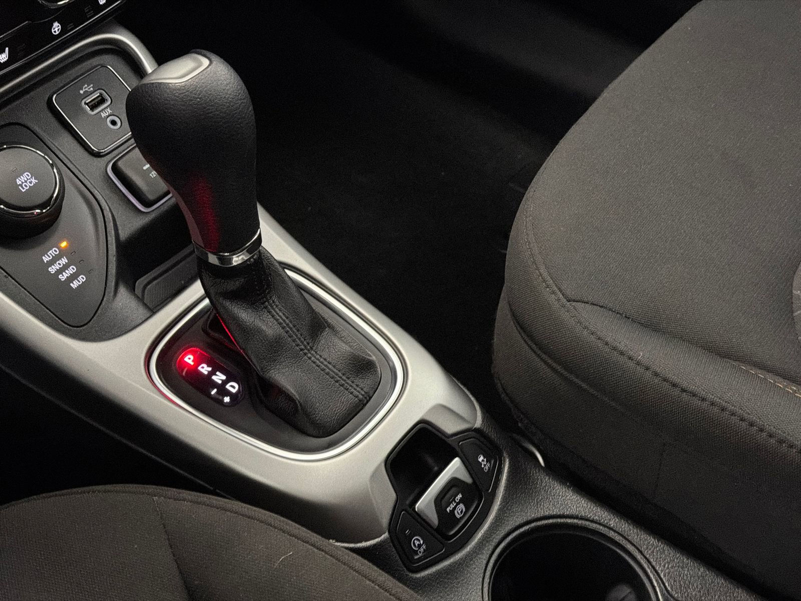 Used 2018 Jeep Compass Sport w/ Cold Weather Group image 27