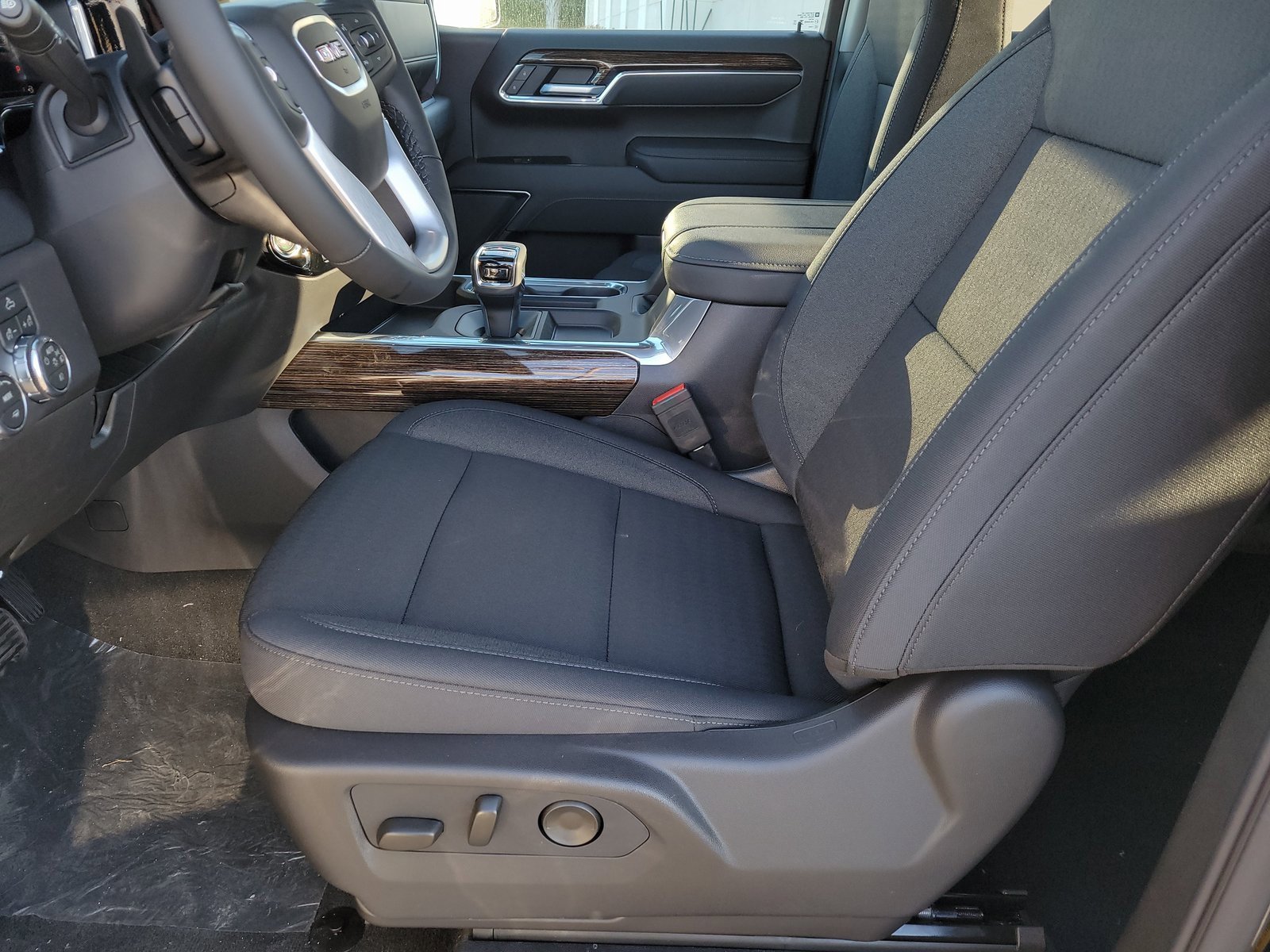 New 2026 GMC Sierra 1500 Elevation w/ Max Trailering Package image 6