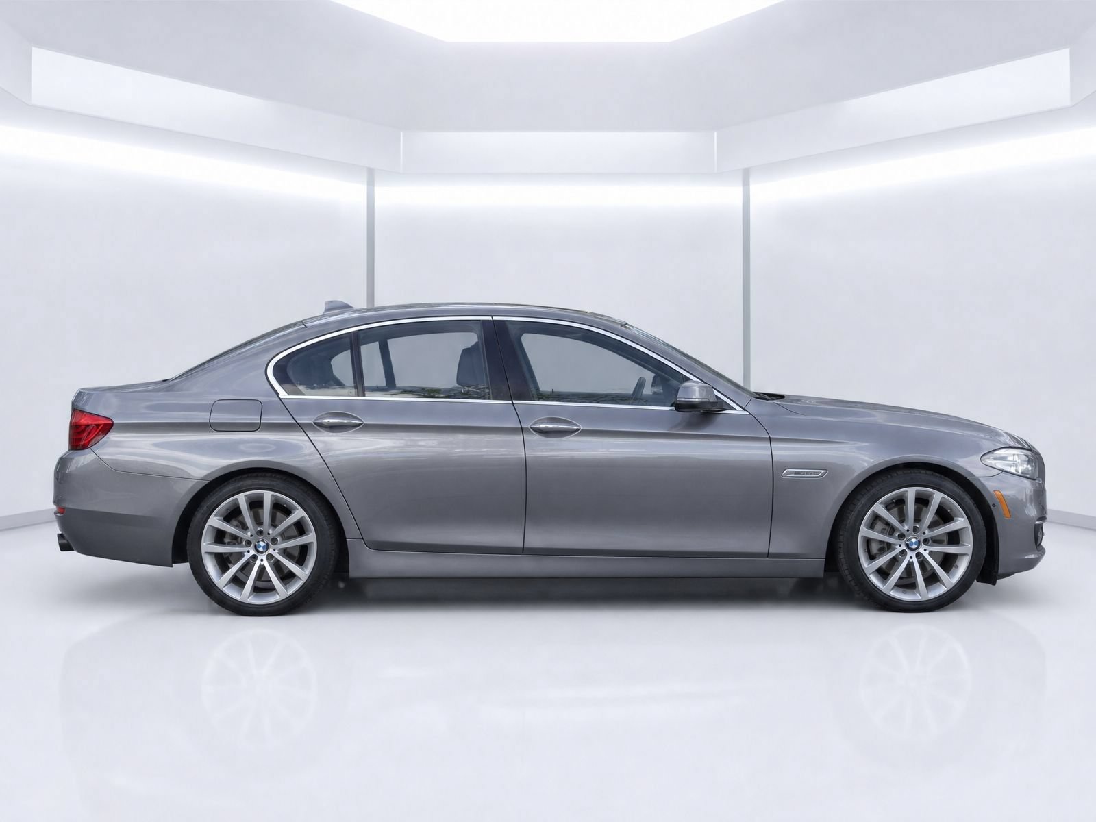 Used 2016 BMW 535i Sedan RWD image 3