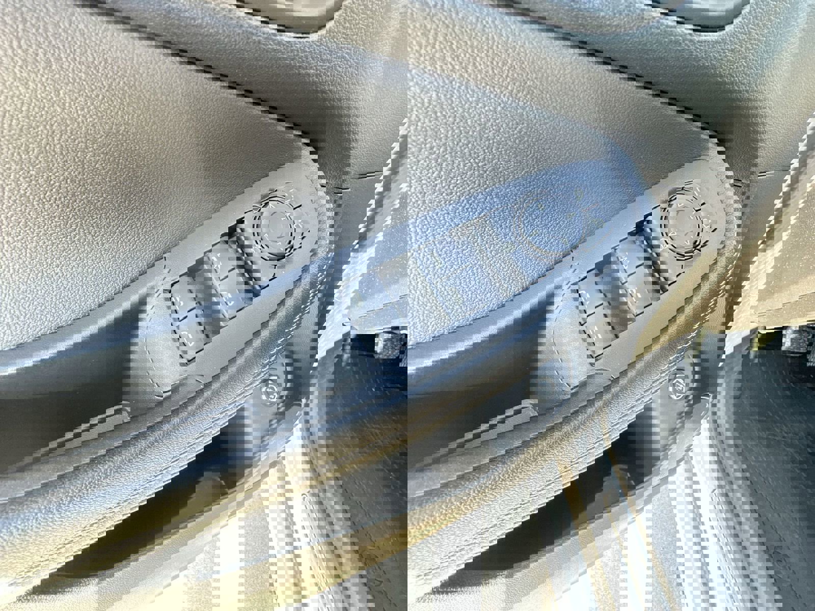 Used 2021 Buick Encore GX Select w/ Advanced Technology Package FWD image 24