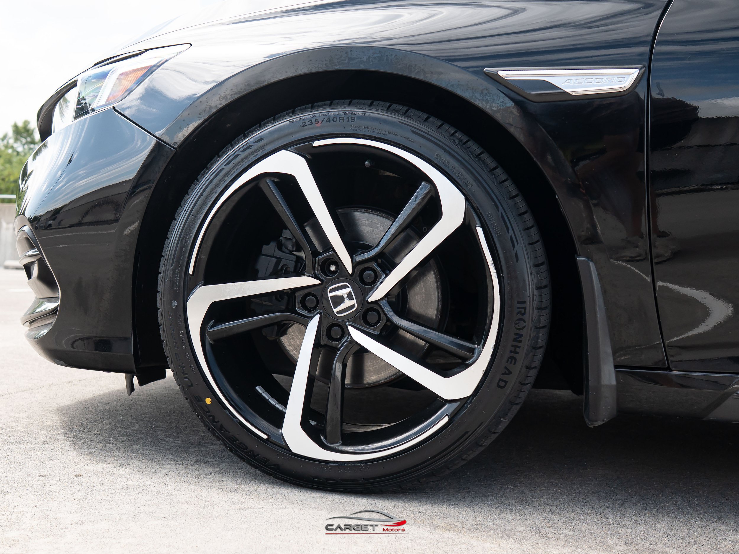 Used 2018 Honda Accord Touring image 10