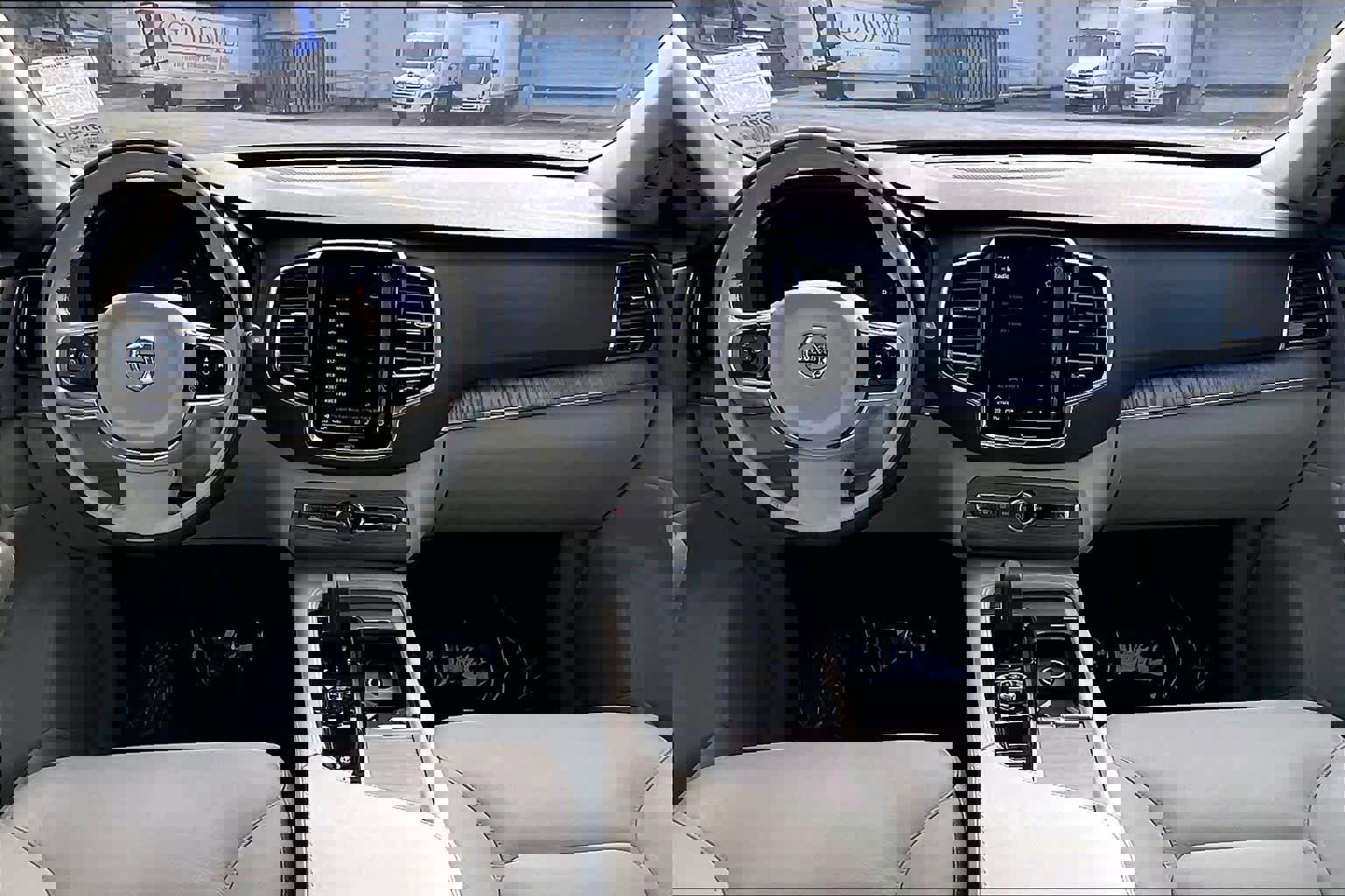 Used 2023 Volvo XC90 T8 Plus w/ Protection Package Premier image 18