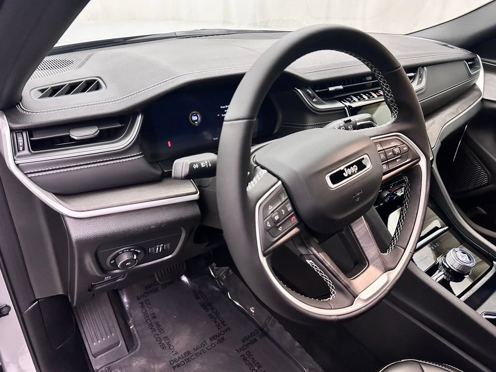 New 2025 Jeep Grand Cherokee Limited AWD/4WD image 11