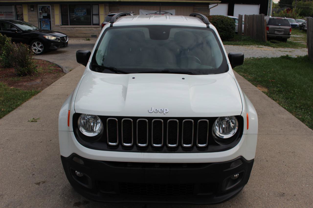 Used 2016 Jeep Renegade Latitude w/ Cold Weather Group FWD image 4