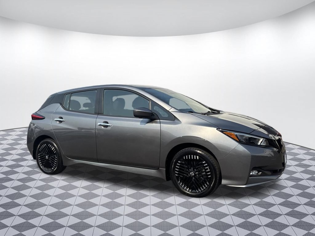 Used 2024 Nissan Leaf SV Plus FWD image 2
