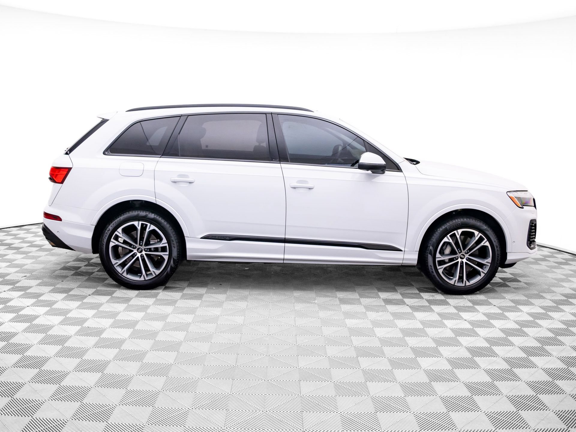 Used 2025 Audi Q7 2.0T Premium Plus AWD/4WD image 6