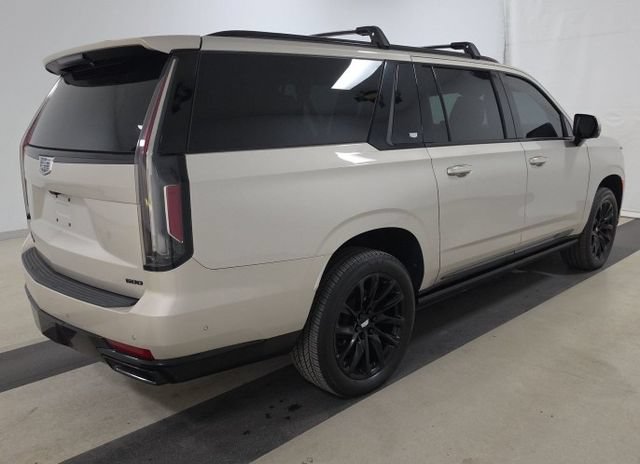 Used 2022 Cadillac Escalade ESV Sport w/ Touring Package AWD/4WD image 4