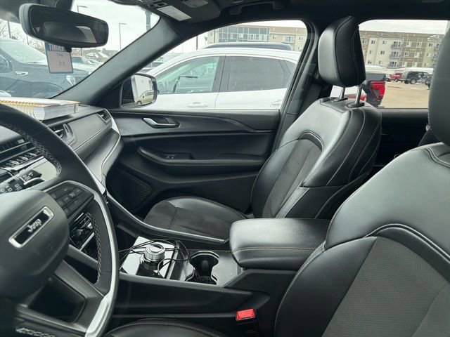 Used 2023 Jeep Grand Cherokee L Altitude image 8