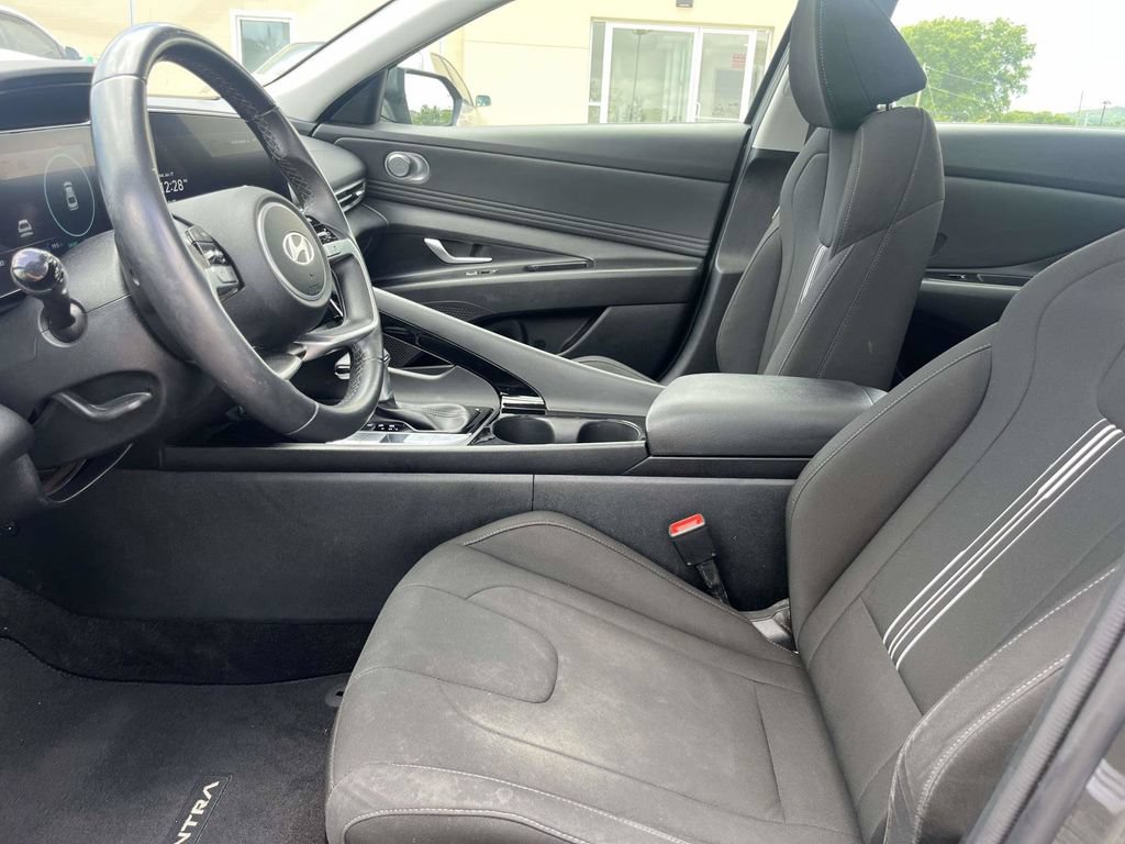 Certified 2024 Hyundai Elantra SEL w/ Convenience Package FWD image 13