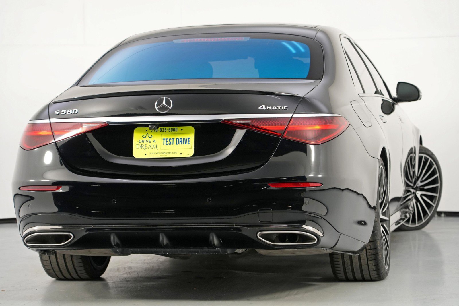 Used 2023 Mercedes-Benz S 580 4MATIC Sedan image 5