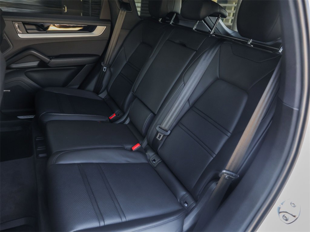 Certified 2024 Porsche Cayenne S image 32
