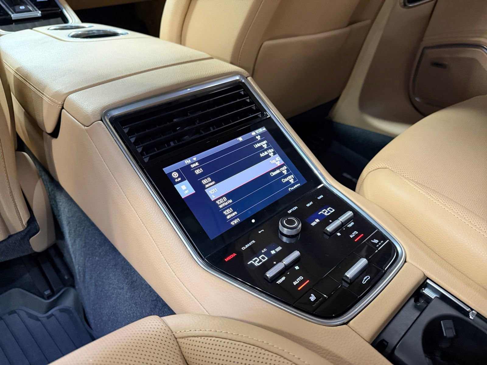 Used 2021 Porsche Panamera 4S w/ Premium Package AWD/4WD image 39