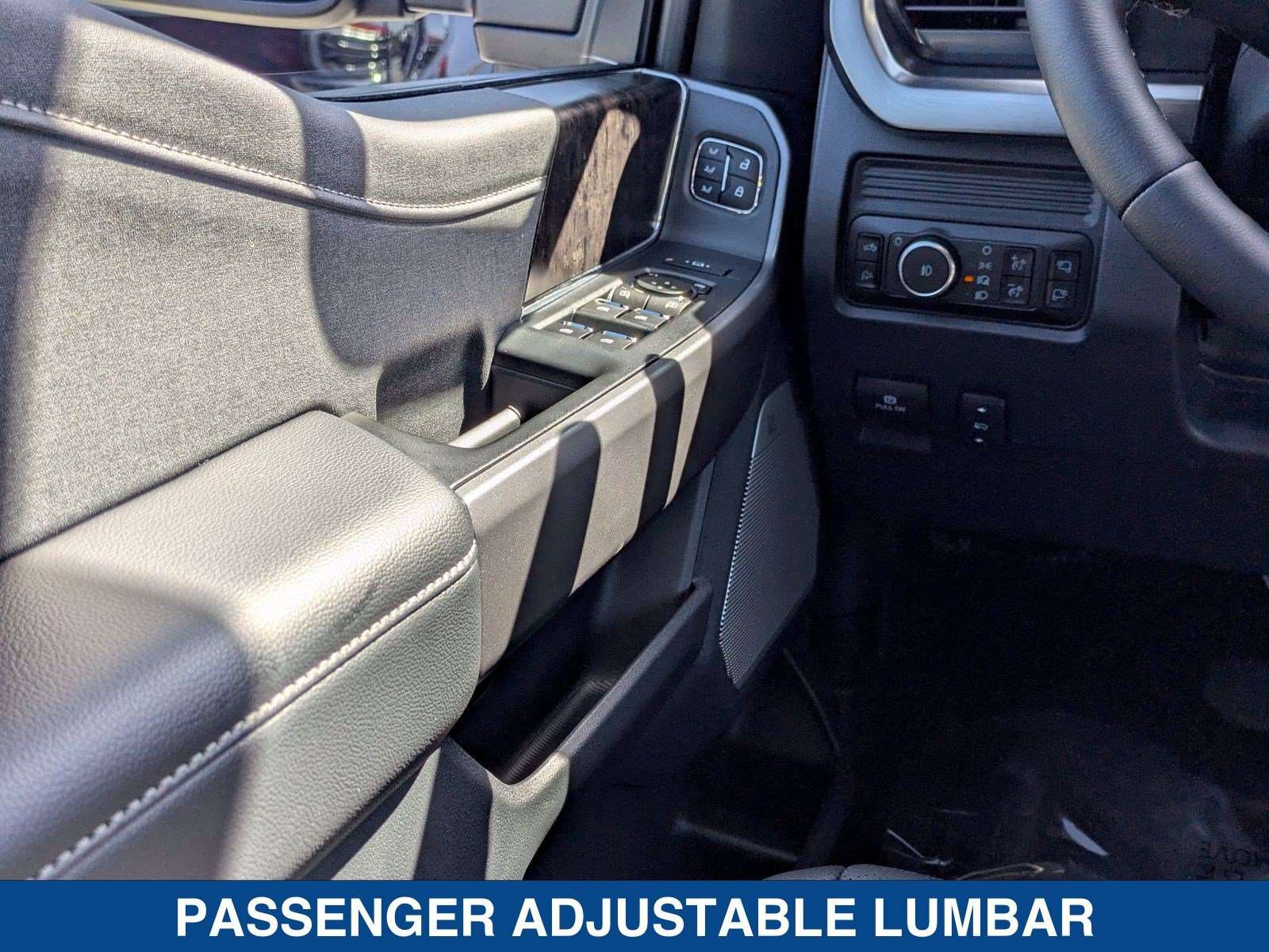 New 2025 Ford F250 Lariat w/ Lariat Ultimate Package AWD/4WD image 45