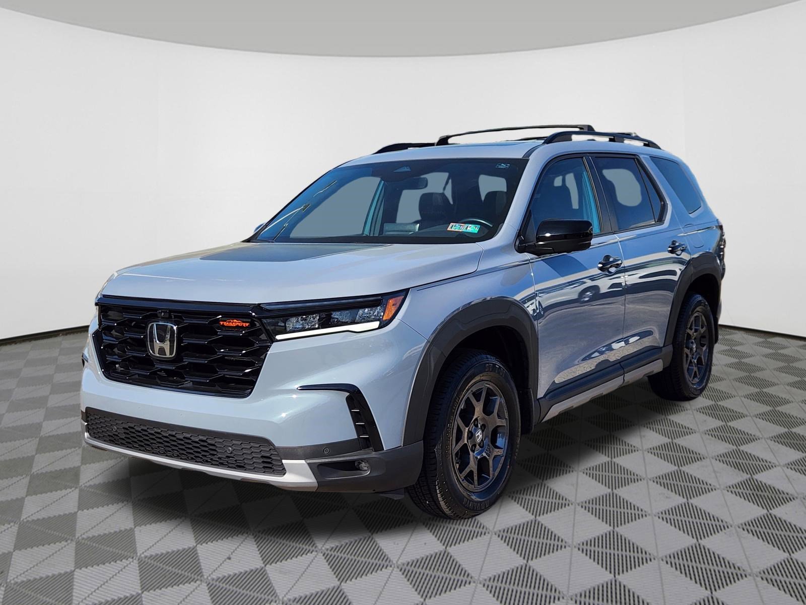 Certified 2023 Honda Pilot TrailSport image 2