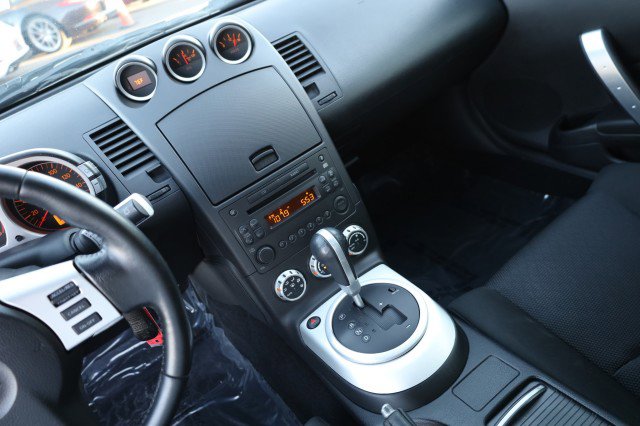 Used 2006 Nissan 350Z Enthusiast w/ (N93) Cargo Convenience Pkg image 28