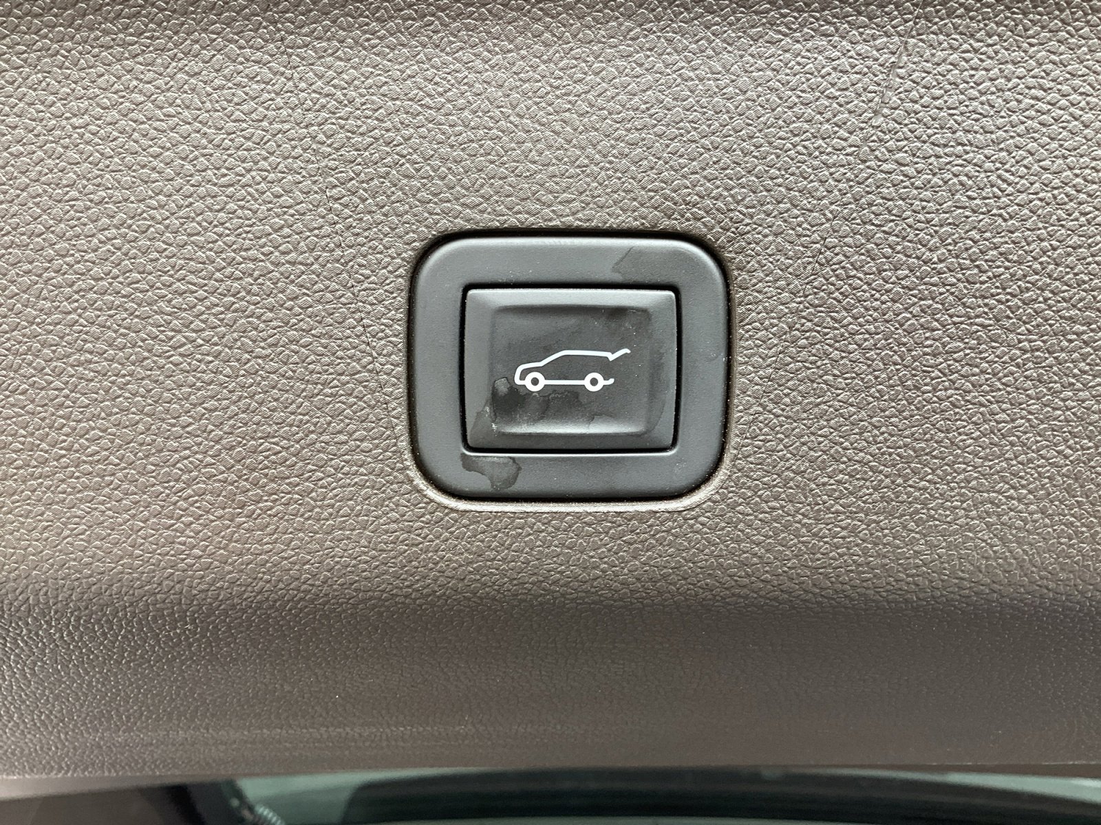 Used 2026 Chevrolet Tahoe LT AWD/4WD image 18
