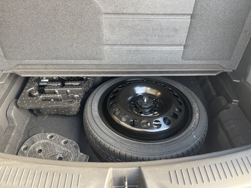 Certified 2024 Buick Encore GX Sport Touring image 17