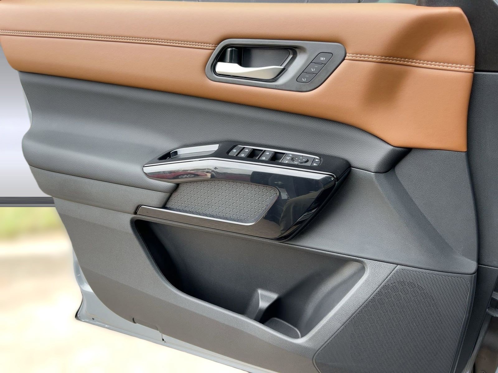 New 2026 Nissan Pathfinder Platinum image 13