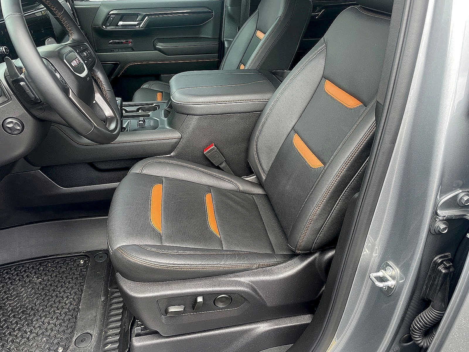 Used 2024 GMC Sierra 1500 AT4 w/ Technology Package AWD/4WD image 10