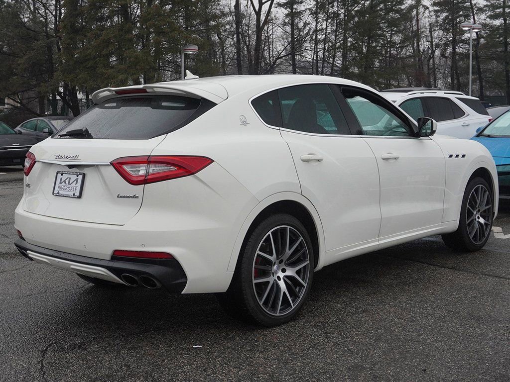 Used 2019 Maserati Levante GTS image 11
