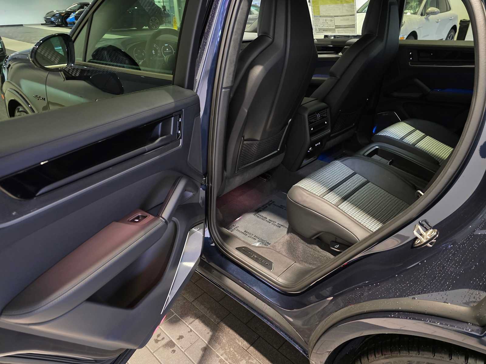 New 2026 Porsche Cayenne Turbo AWD/4WD image 20