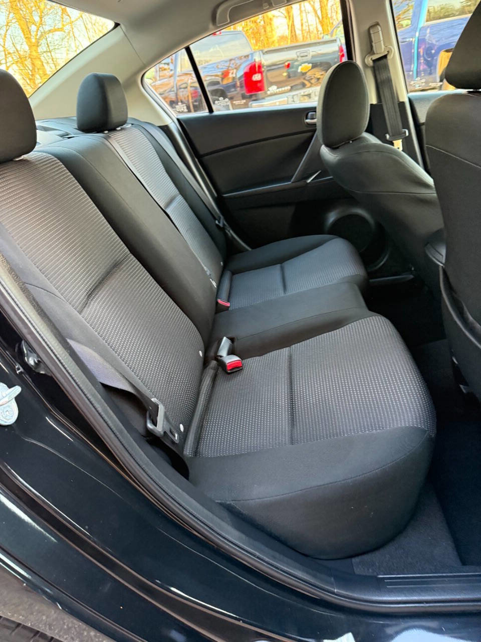 Used 2013 MAZDA MAZDA3 i SV image 15