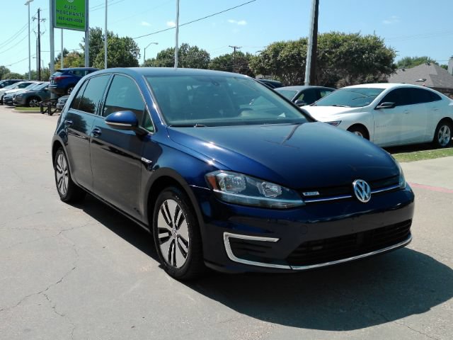 Used 2019 Volkswagen e-Golf SE w/ Driver Assistance Package FWD image 4