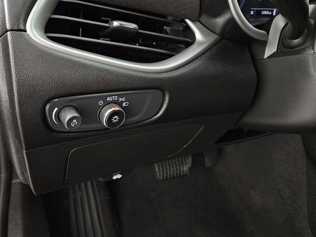 Used 2023 Chevrolet Malibu LT FWD image 21