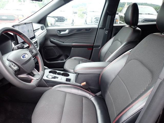 Certified 2023 Ford Escape ST-Line Select w/ Tech Pack #2 AWD/4WD image 17