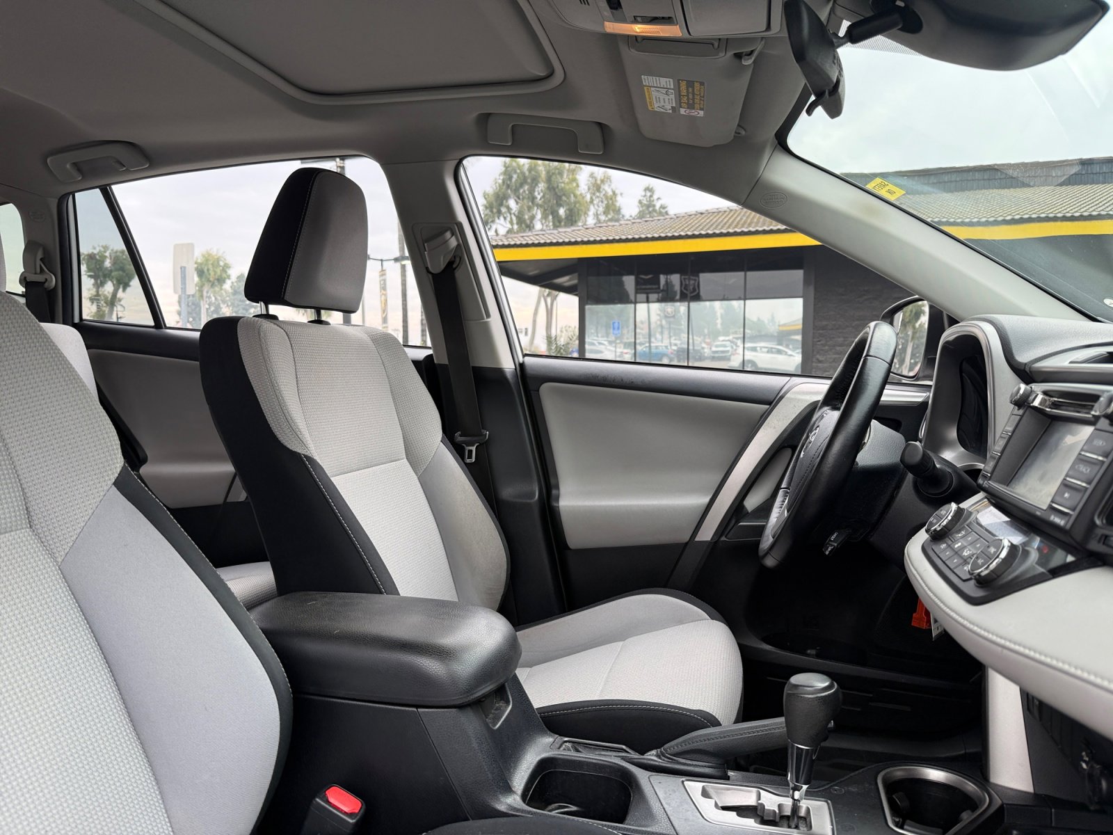 Used 2017 Toyota RAV4 XLE image 19