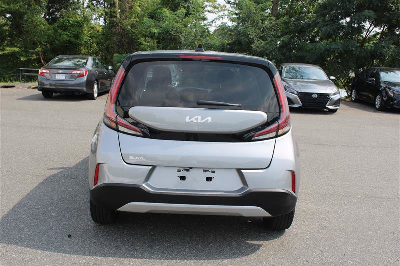 Used 2025 Kia Soul LX w/ LX Technology Package FWD image 6