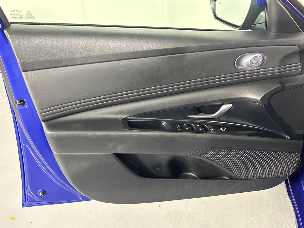 Used 2022 Hyundai Elantra SEL w/ Convenience Package image 26