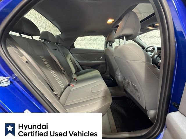 Used 2025 Hyundai Elantra SEL FWD image 14