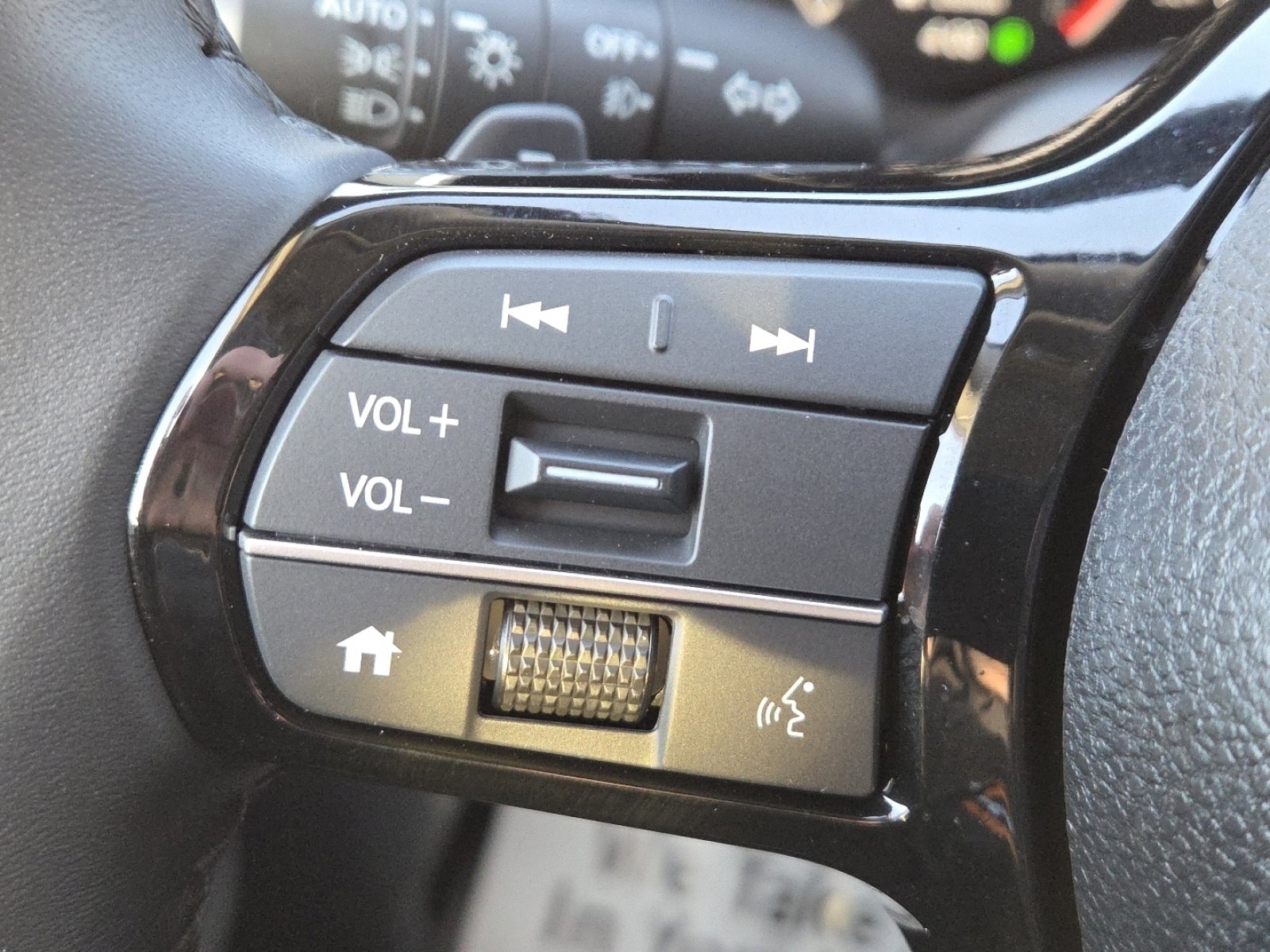 Used 2025 Honda Pilot EX-L image 34