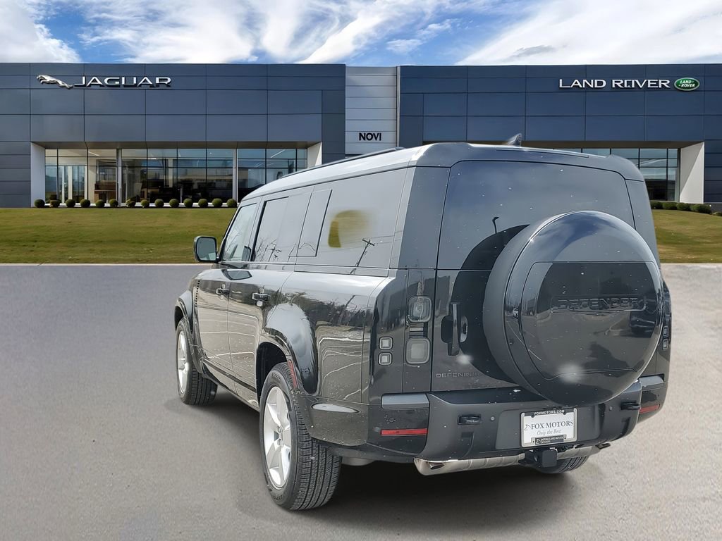 New 2026 Land Rover Defender 130 X-Dynamic SE image 2