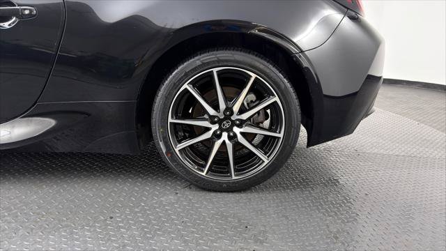 Used 2023 Toyota GR86 RWD image 35