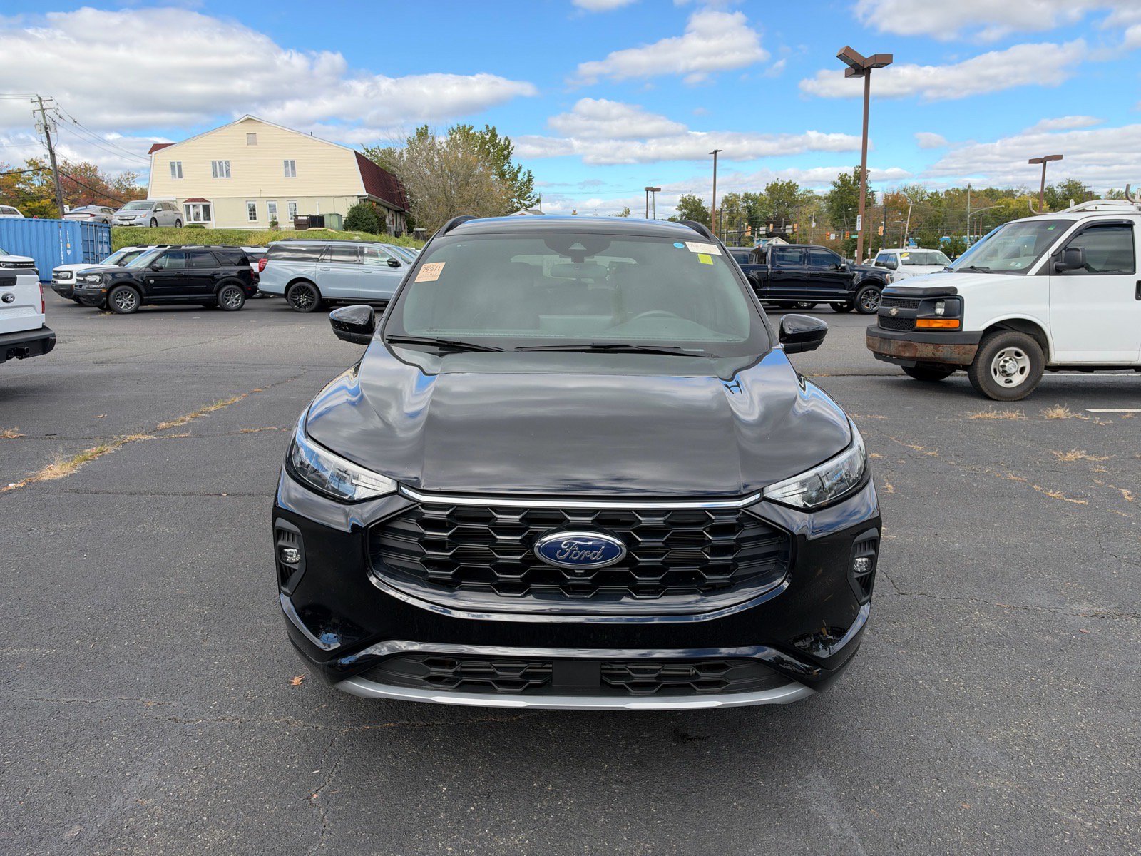Used 2024 Ford Escape ST-Line Select w/ Tech Pack #2 AWD/4WD image 2